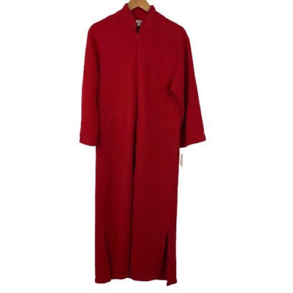 NWT Natori Private Luxuries Red Quilted Robe